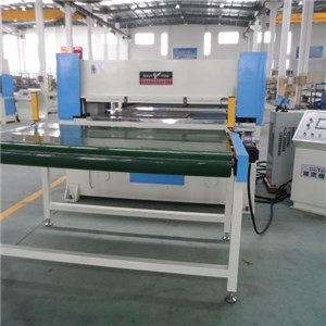 Both Sides Belts Auto-feeding PLC Hot Die Cutting Machine