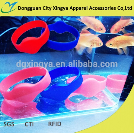 rewearable wide strap wristband rfid silicone wristband 