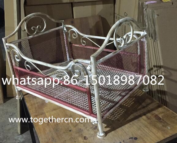 baby photo country metal doll bed small size