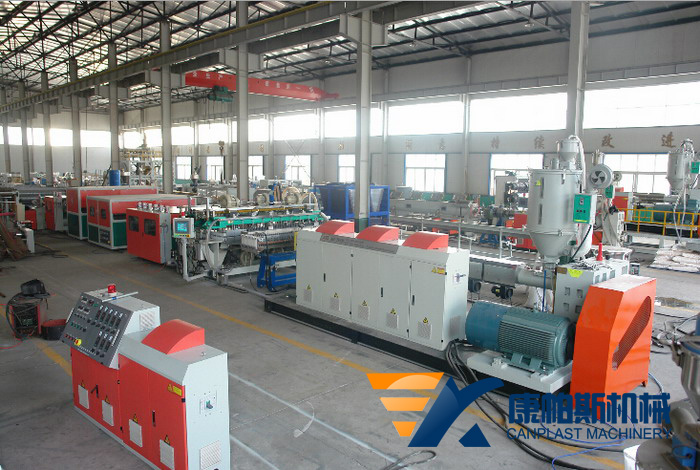 Plastic hollow grid sheet production line