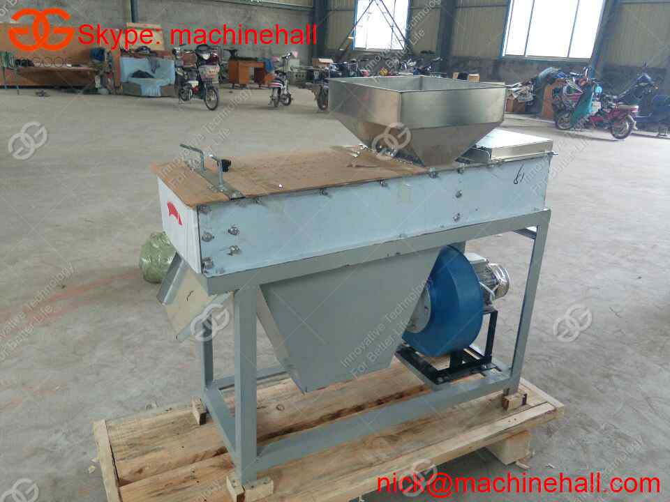 Dry peanut peeling machine