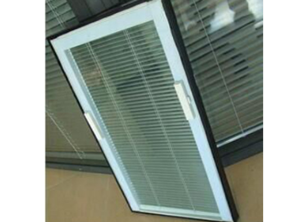 Tilt & Lift -Magnetically Operated Blinds Closed Together To The Top (Handels on both sides) 